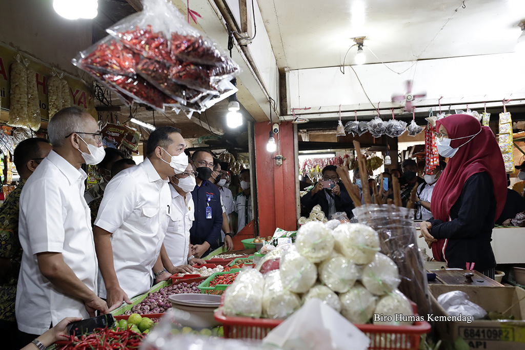 Pastikan Pasokan Bapok Aman Jelang Lebaran, Mendag Keliling Pasar